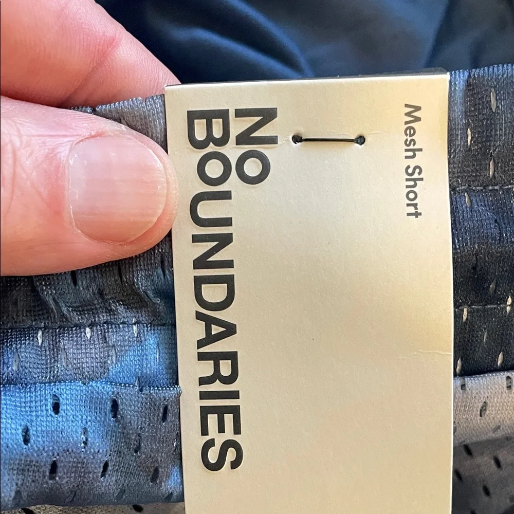 No Boundaries T-Shirts and matching shorts nwt 3 piece set XL